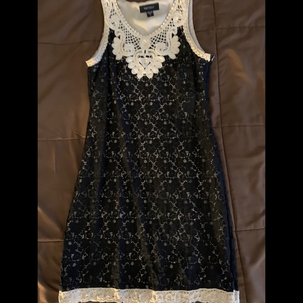 Karen Kane lace dress